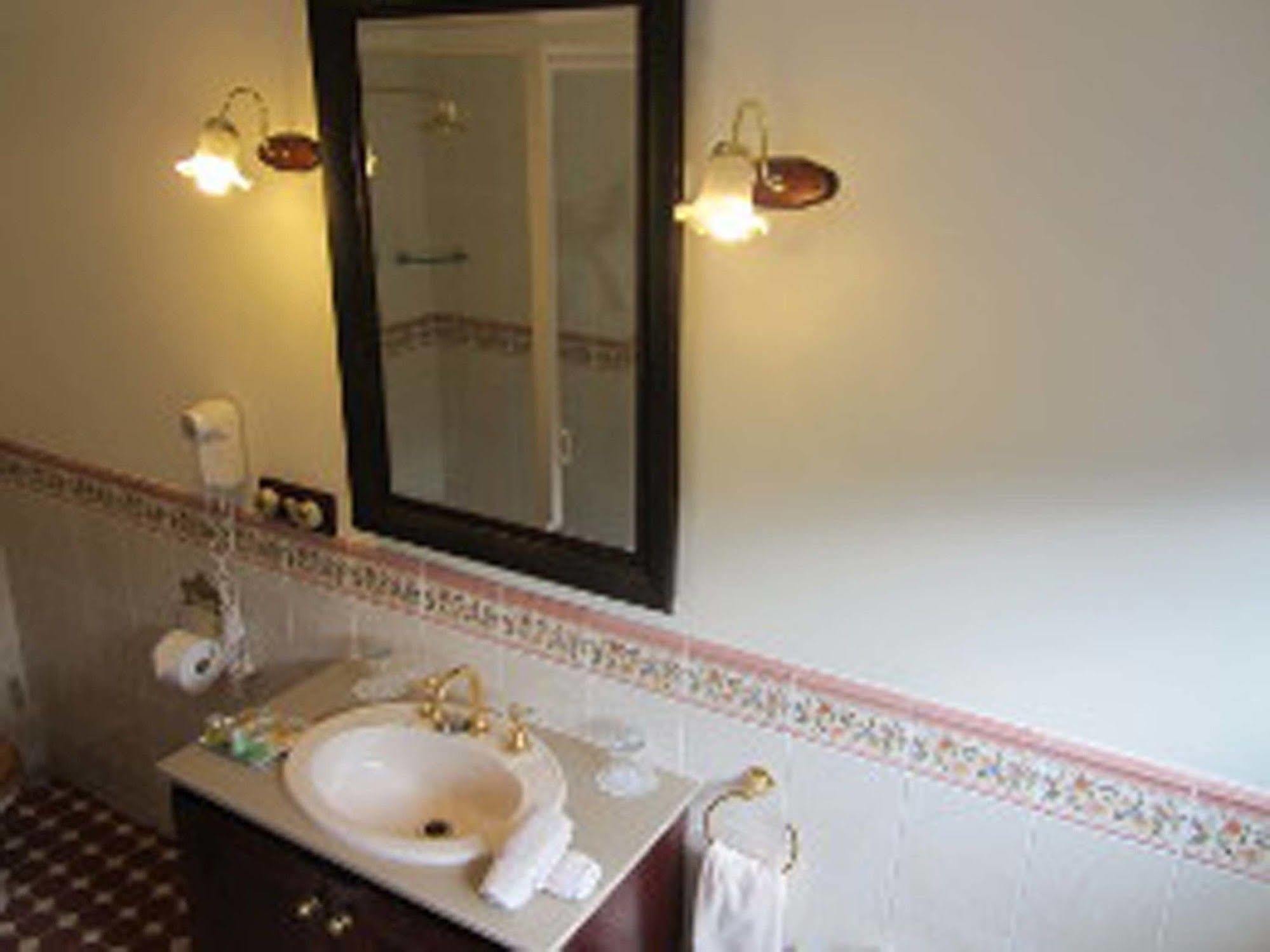 Walton House Panzió Huonville Kültér fotó